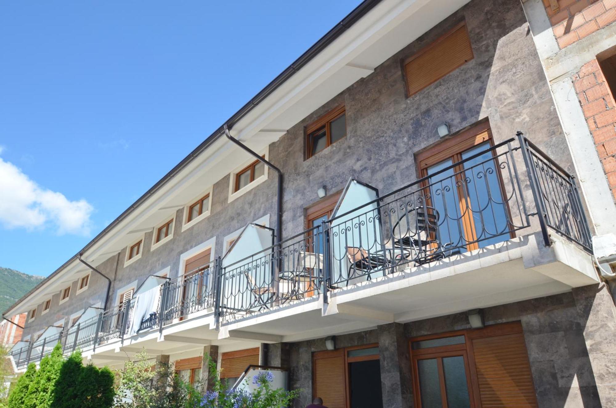 Trojanovic Apartments Tivat Dış mekan fotoğraf